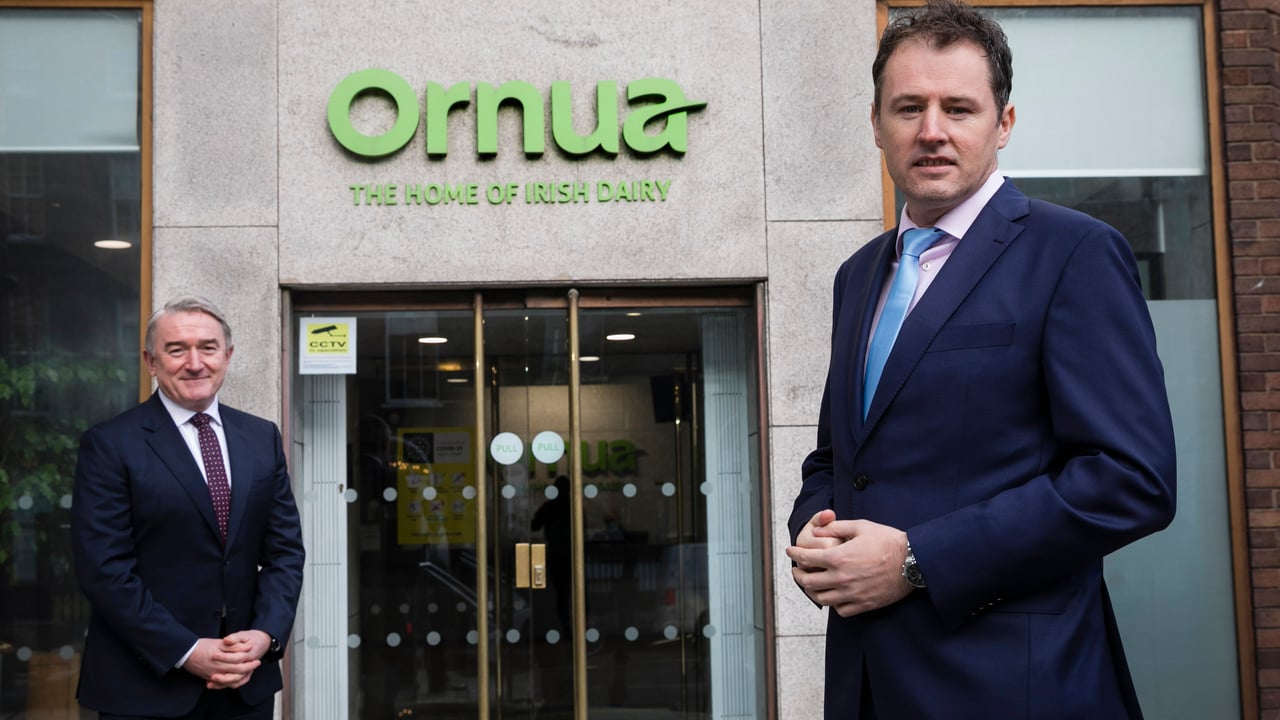 Ornua CEO John Jordan and Minister Charlie McConalogue.
Image source: Chris Bellew / Fennell Photography 