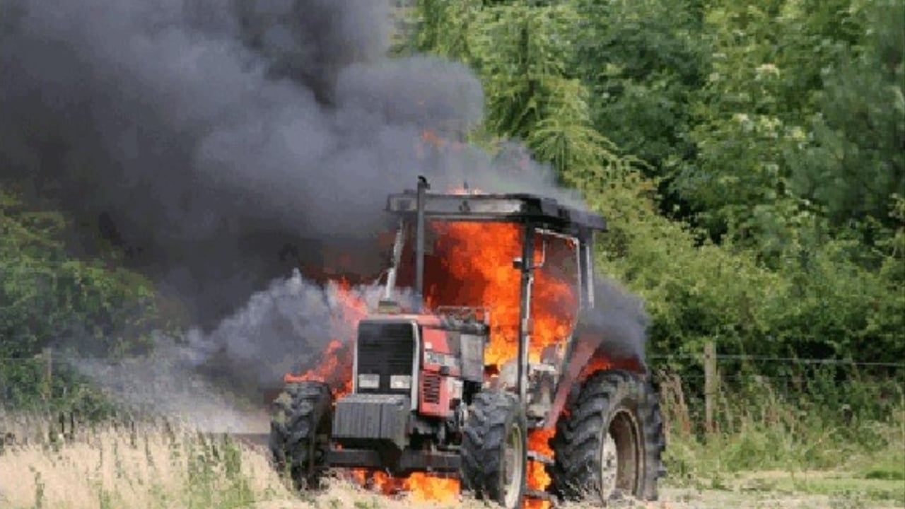 Top tips to reduce risk of tractor fires this silage season