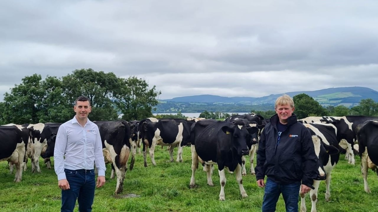 L-R: Enda O'Gorman, farm relationship manager, Munster Bovine; and Micheál Durack, AI technician, Munster Bovine
