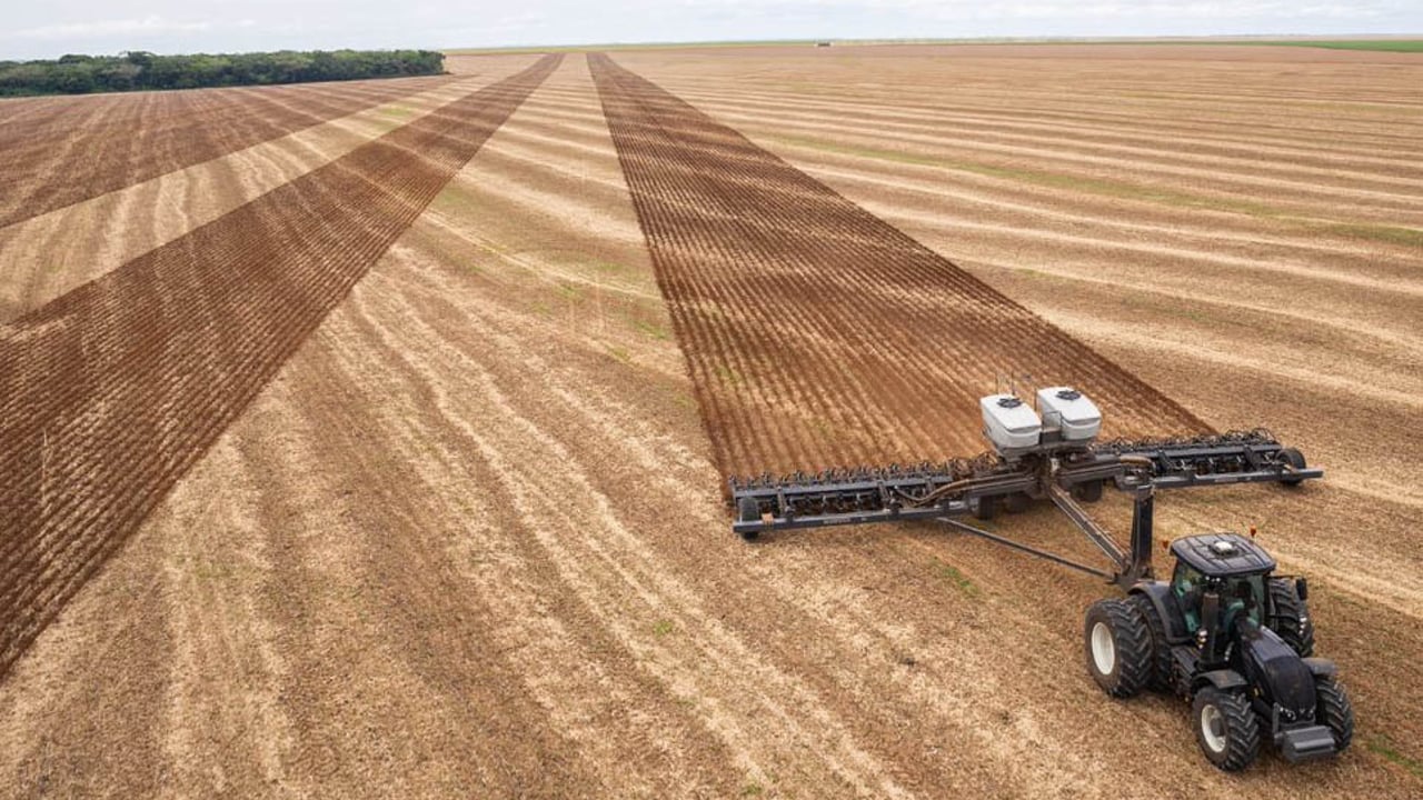 96-section boom control now available from Valtra