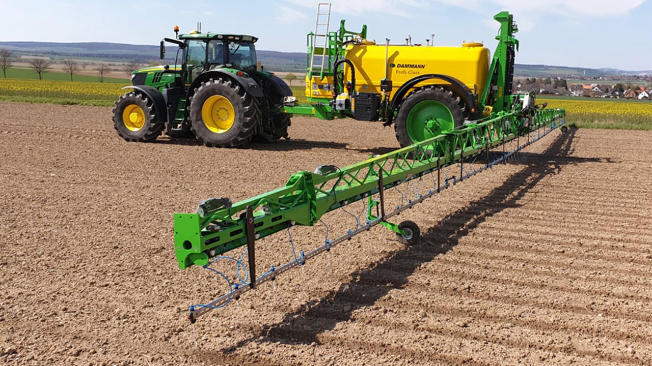Dammann develops adjustable nozzle positioning on sprayers