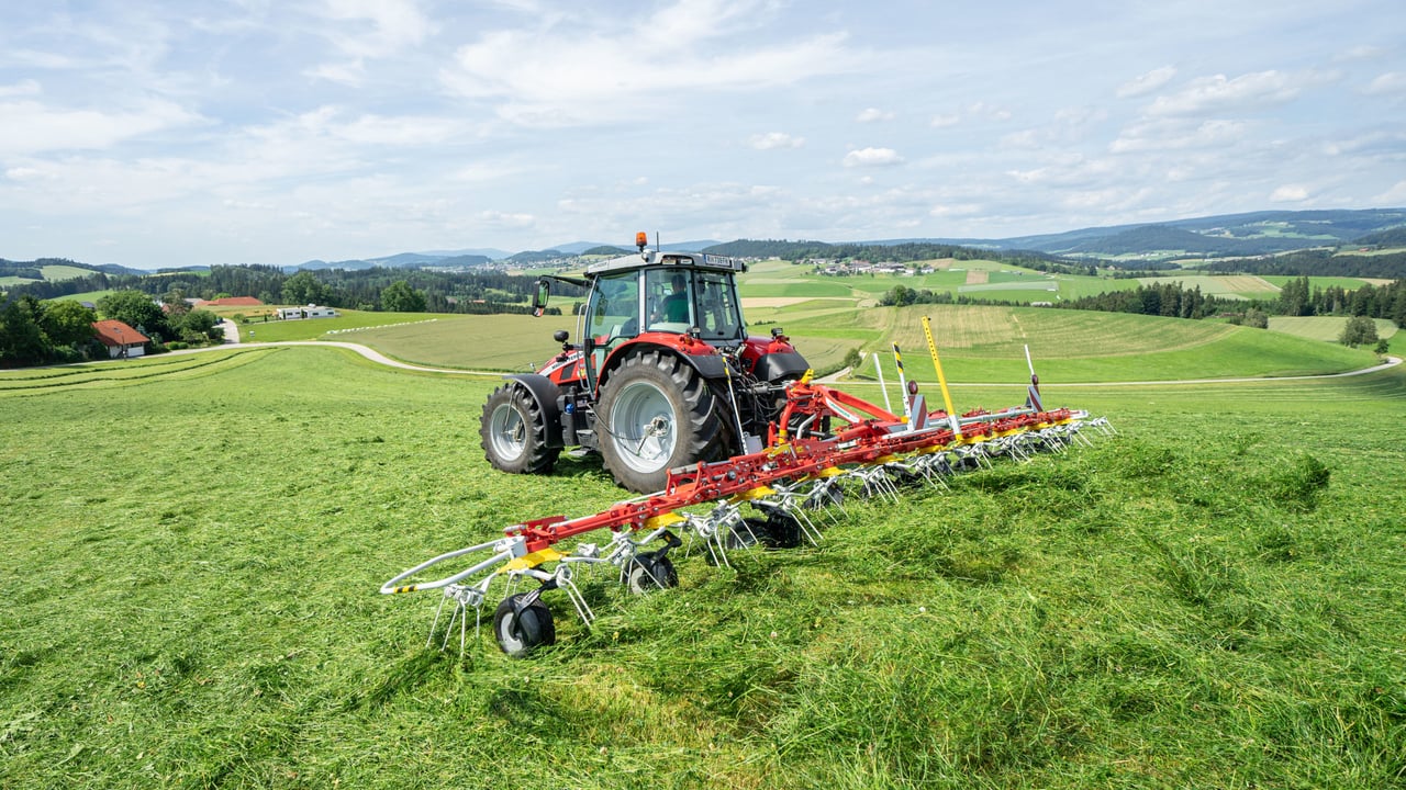 The new Pottinger HIT V 11100  tedder