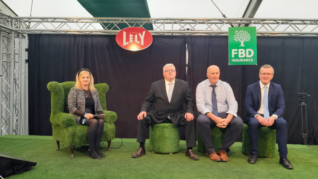 Agriland editor, Stella Meehan with ICSA president Dermot Kelleher, ICMSA president Pat McCormack and IFA president Tim Cullinan