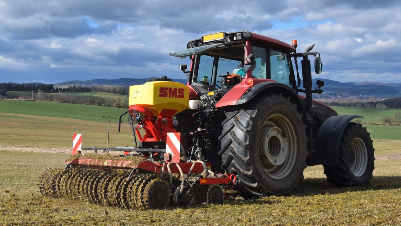 A charge of new Czech implements at SIMA