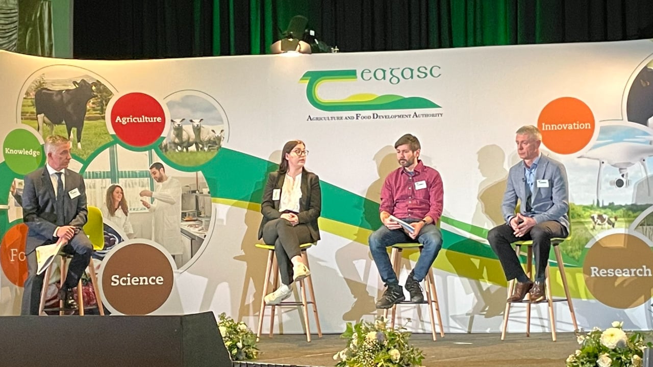 The 2023Teagasc National Tillage Conference: Louise McNamara, Sacha White and Ciaran Collins discuss BYDV tools with Ewen Mullins.
Source: @teagasc

