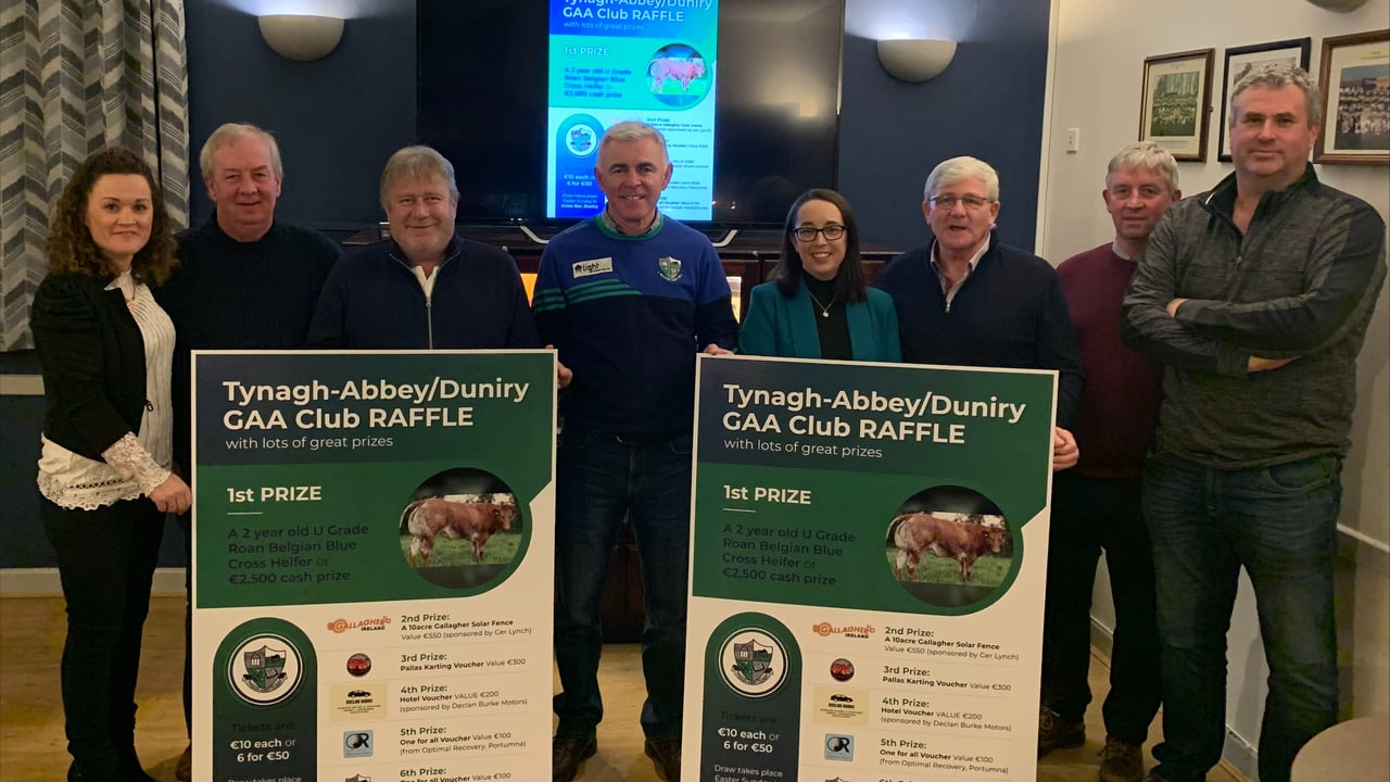 L-r: Caroline Pierce, club PRO; Mike Moloney, fundraiser committee member; Seanie Quirke, club treasurer; Mike Sheil, club chairperson; Carmel Campbell Hooban, club treasurer; Tommy Moran, fundraiser committee member; Tom Moloney, fundraiser committee member; Michael Glynn, fundraiser committee member. Missing from photo: Orla Fahy, club secretary and Ger Lynch, lead fundraiser committee member