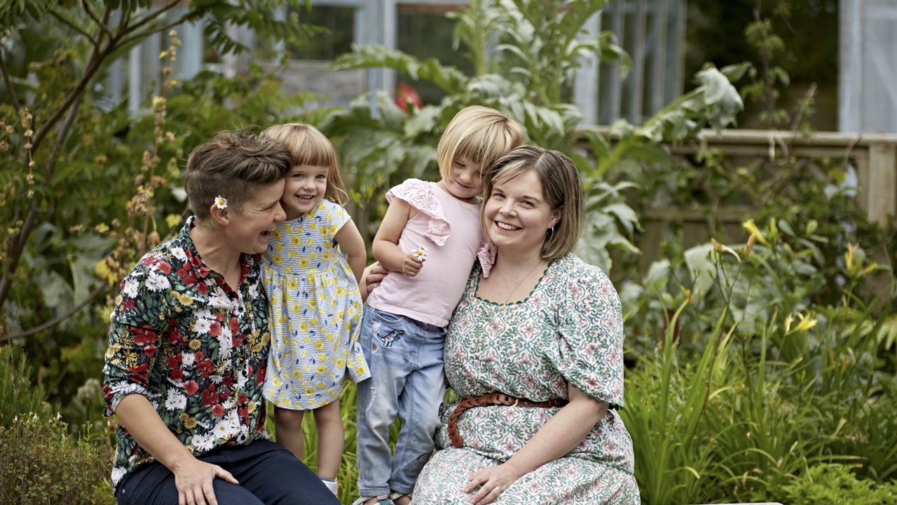 You grow girl: Connecting food and land in The Edible Flower