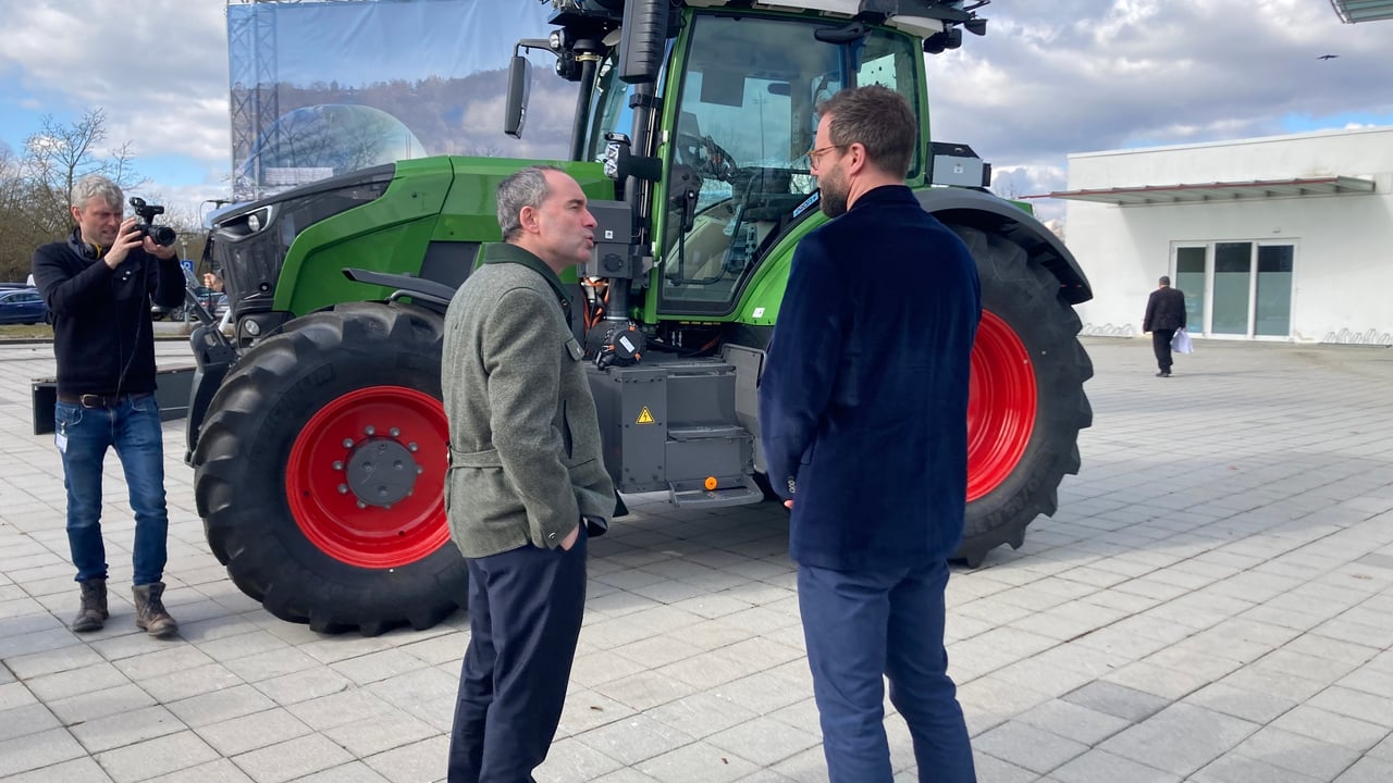 Fendt now testing hydrogen fuel cells for future tractors