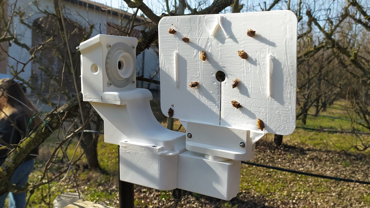 Technology used to monitor  invasive insect species Source: Tyndall National Institute