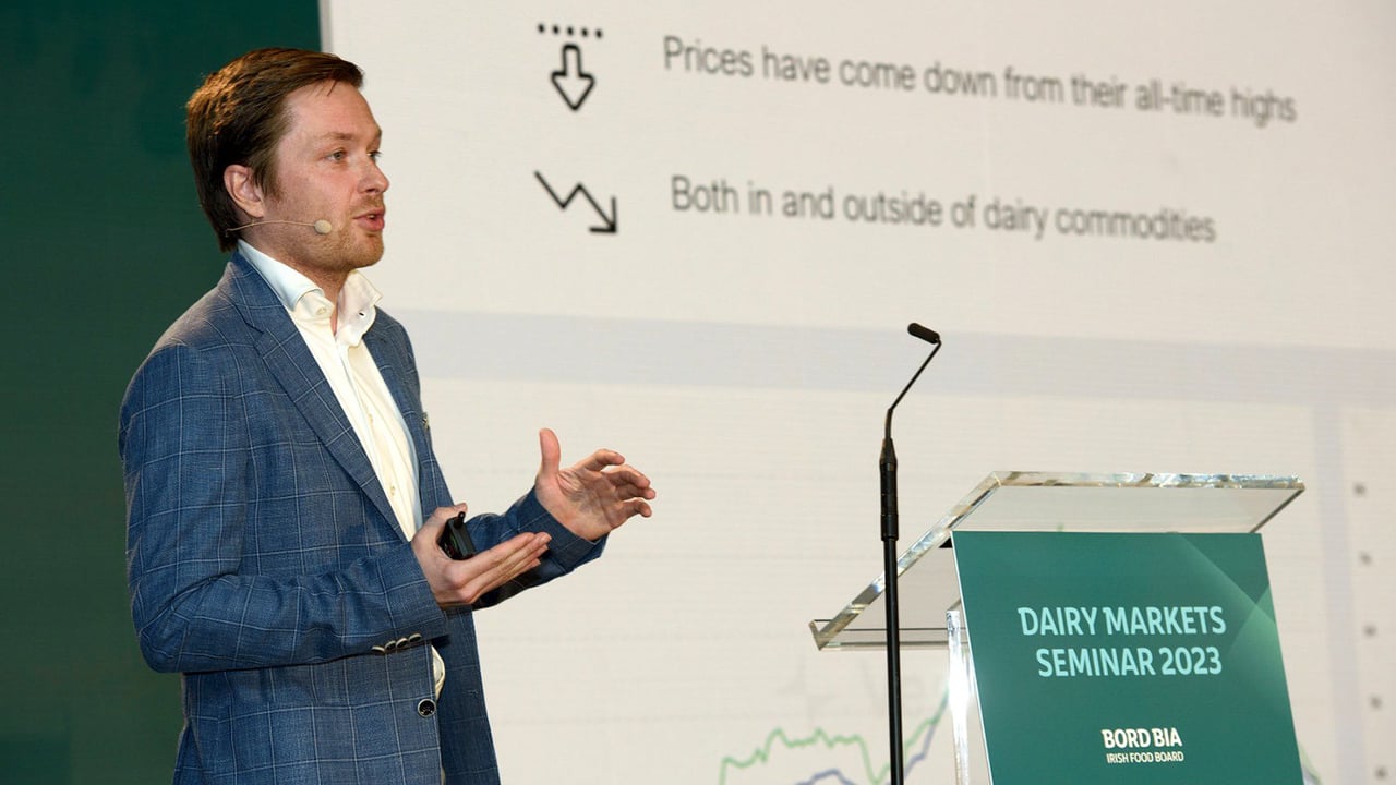 Jasper Endlich, market intelligence analyst discussing European milk prices at the Bord Bia Dairy Markets Seminar. Image: @Bordbia
