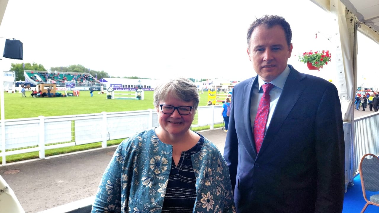 Minister holds 'useful meeting' with Defra secretary