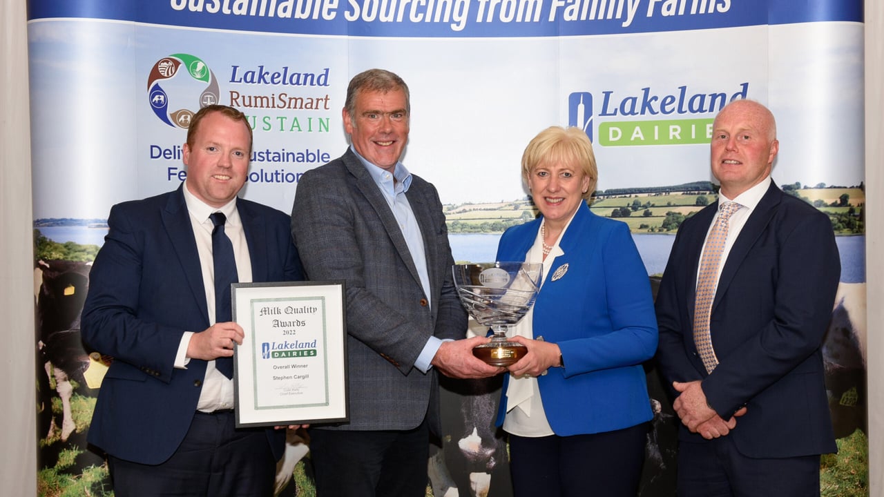 Supreme Champion of Lakeland Dairies Milk Quality Awards, Stephen Cargill (centre) with Heather Humphreys, Minister for Rural and Community Development, and Social Protection; Colin Kelly, group CEO (left) and Niall Matthews, chairman, Lakeland Dairies. Image: Rory Geary

