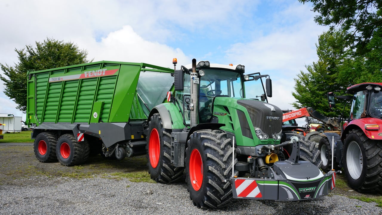 FTMTA highlights latest kit at Punchestown show