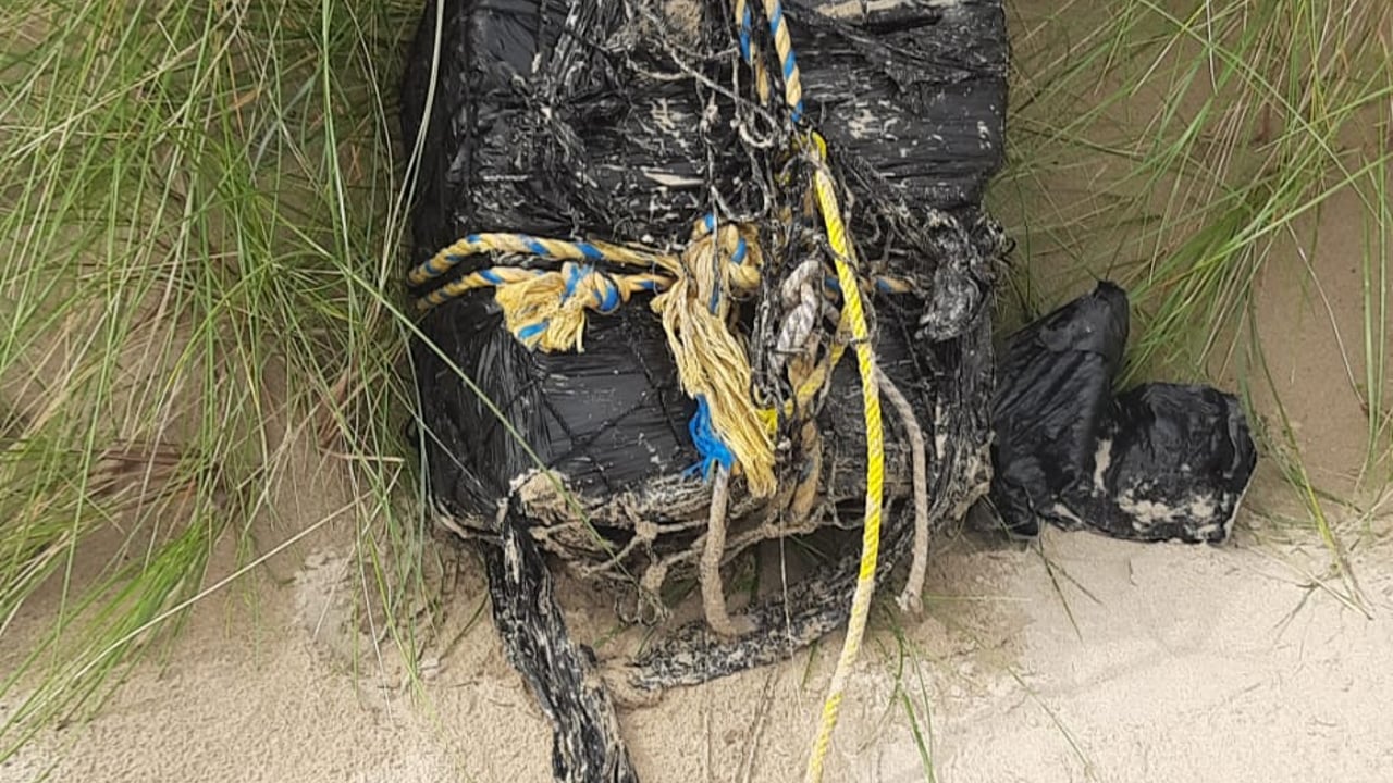 Gardaí appeal to landowners as cocaine found on Donegal coast