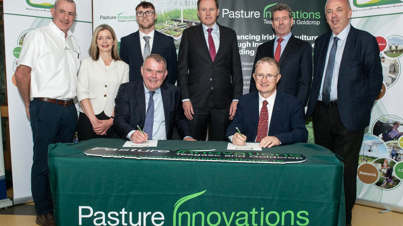 (Front row L-R) John Murphy, managing director, Goldcrop and Prof. Frank O'Mara, Teagasc director. (Back Row L-R) Dave Barry, Goldcrop; Dr. Siobhan Jordan, Teagasc head of technology transfer and commericalisation; Andrew Murphy, Goldcrop; Minister for Agriculture, Food and  the Marine Charlie McConalogue, Liam Herlihy, Teagasc chair and Prof. Pat Dillon, Teagasc director of research Image: O'Gorman Photography