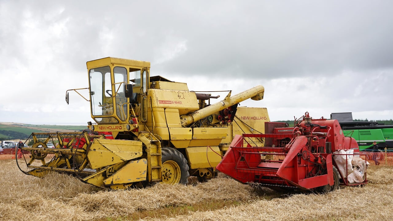 A range of vintage combines could be seen working in Co. Cork over the August Bank Holiday