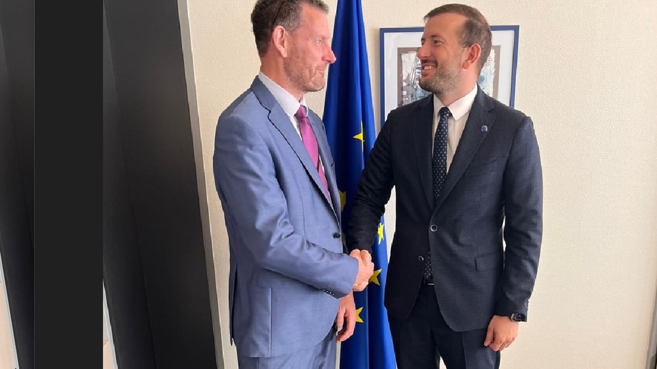 Colm Markey MEP and EU Commissioner Virginijus Sinkevičius in the European Parliament Source: Colm Markey MEP