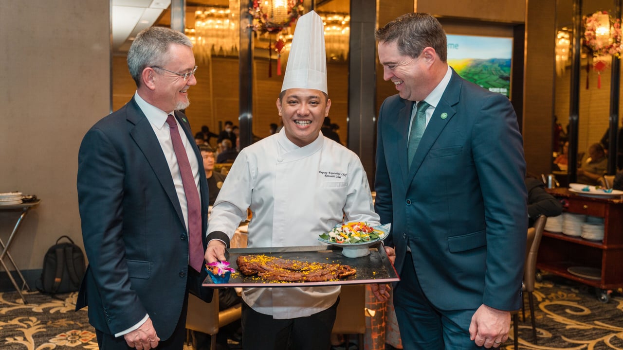 Pictured at a Bord Bia foodservice event in Kuala Lumpur to officially launch Irish pork in Malaysia is Minister of State at the Department of Agriculture, Food and the Marine, Martin Heydon TD (right), with Bord Bia CEO, Jim O'Toole (left), and executive chef of the Grand Imperial restaurant, Kenneth Chai Wai Keong