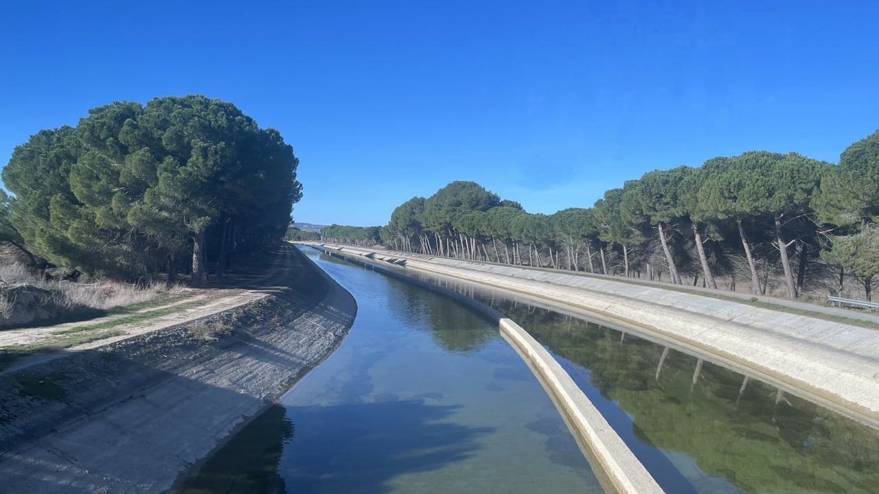 Part of the 2,000km of canals in Aragón that distributes water to communities and agricultural land