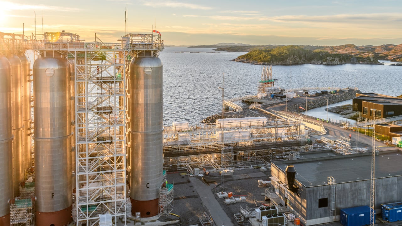 Yara signs agreement to store CO2 under the Norwegian seabed