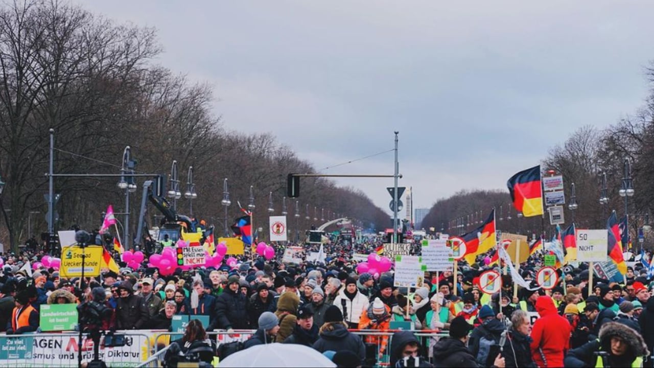 Thousands attend showdown of farmer protests in Berlin