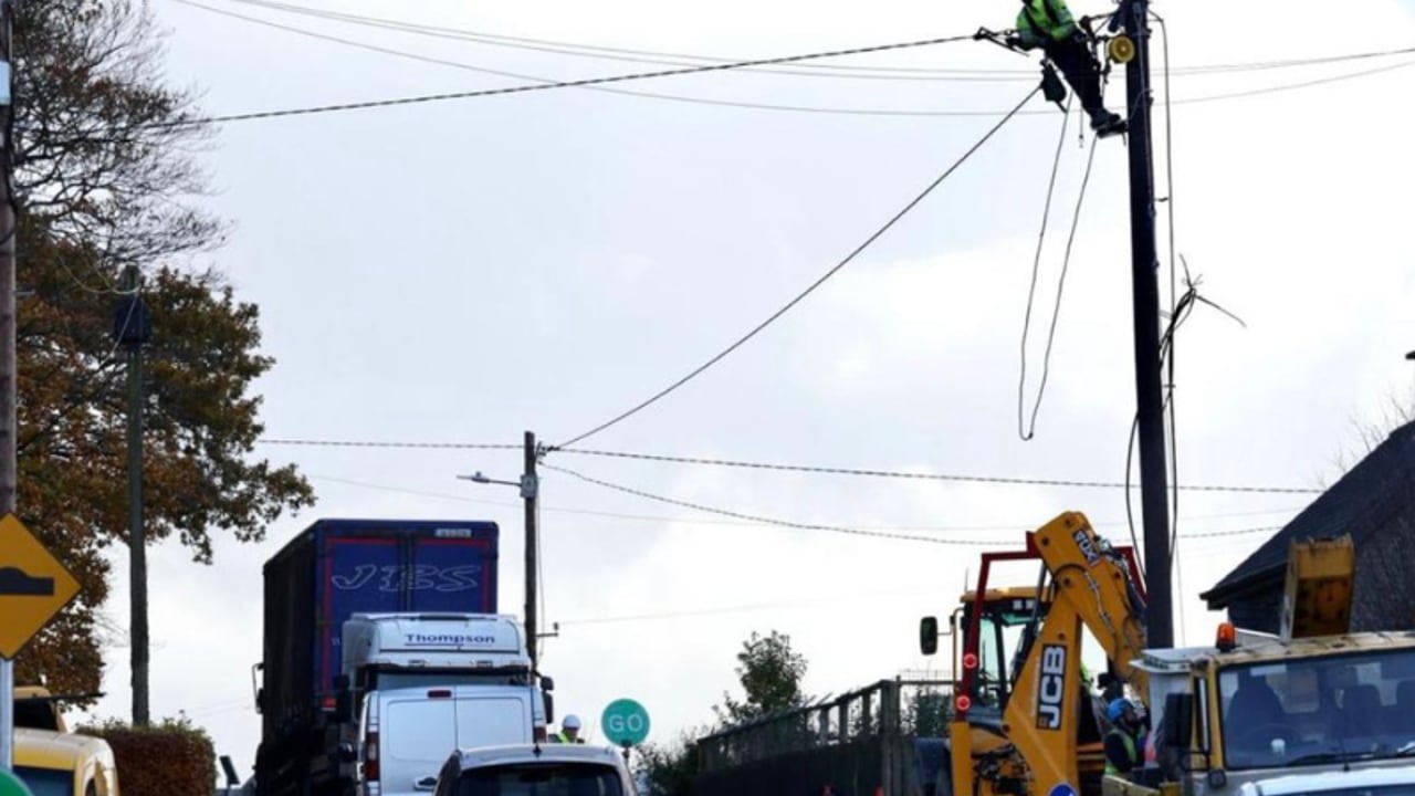 Crews from ESB Networks restoring power during storm Debi. Photo source: X, ESB