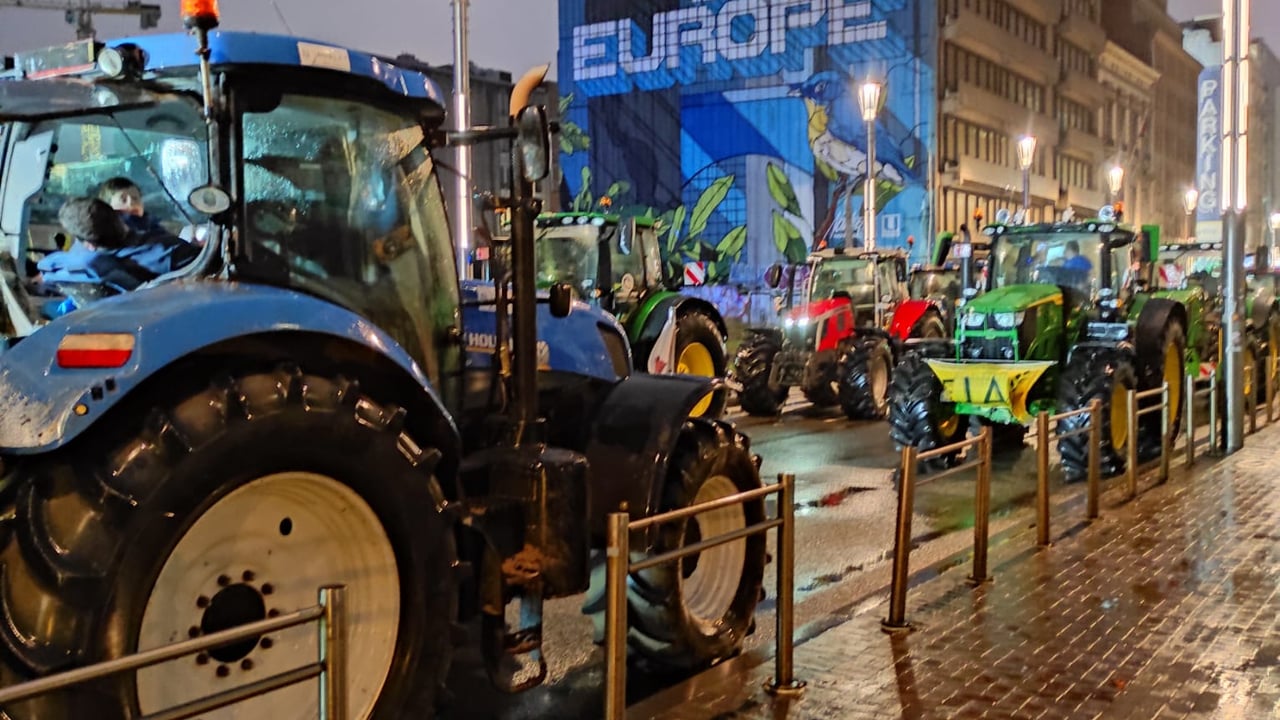 Watch: Farmers back on the streets of Brussels