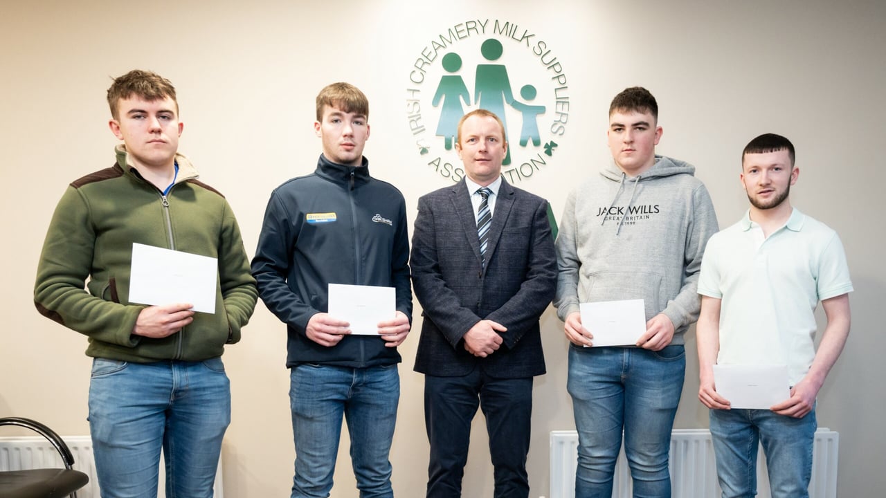 ICMSA presents 2023 John Feely Foundation Scholarship cheques
