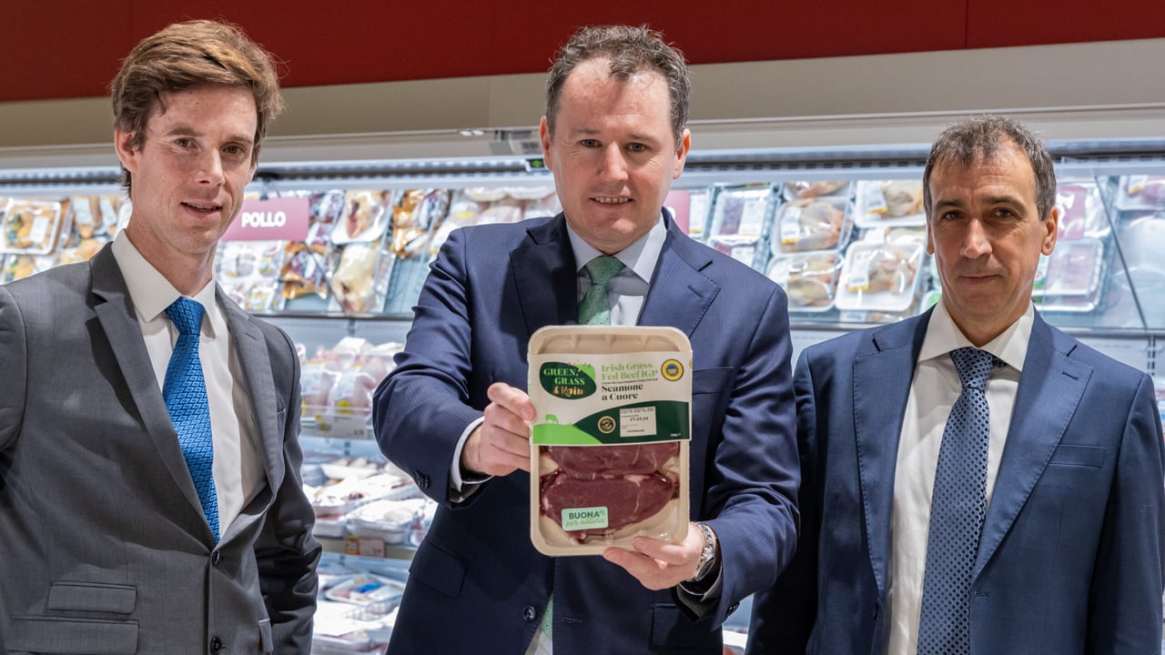 (L-R) Niall Smith, ABP Food Group, Minister Charlie McConalogue and Fusar Poli Massimiliano from Esselunga, with Irish Grassland Fed Beef (PGI) now available in Italian supermarkets Source: DAFM