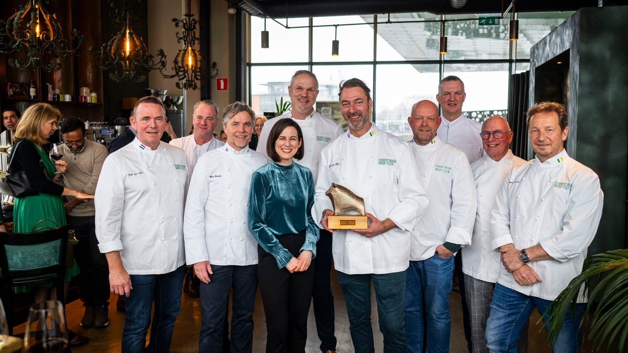 Netherlands manager Laura Crowley with members of the Chefs' Irish Beef Club, inaugurating new member Egon van Hoof in Mos Amsterdam. Image source: Bord Bia