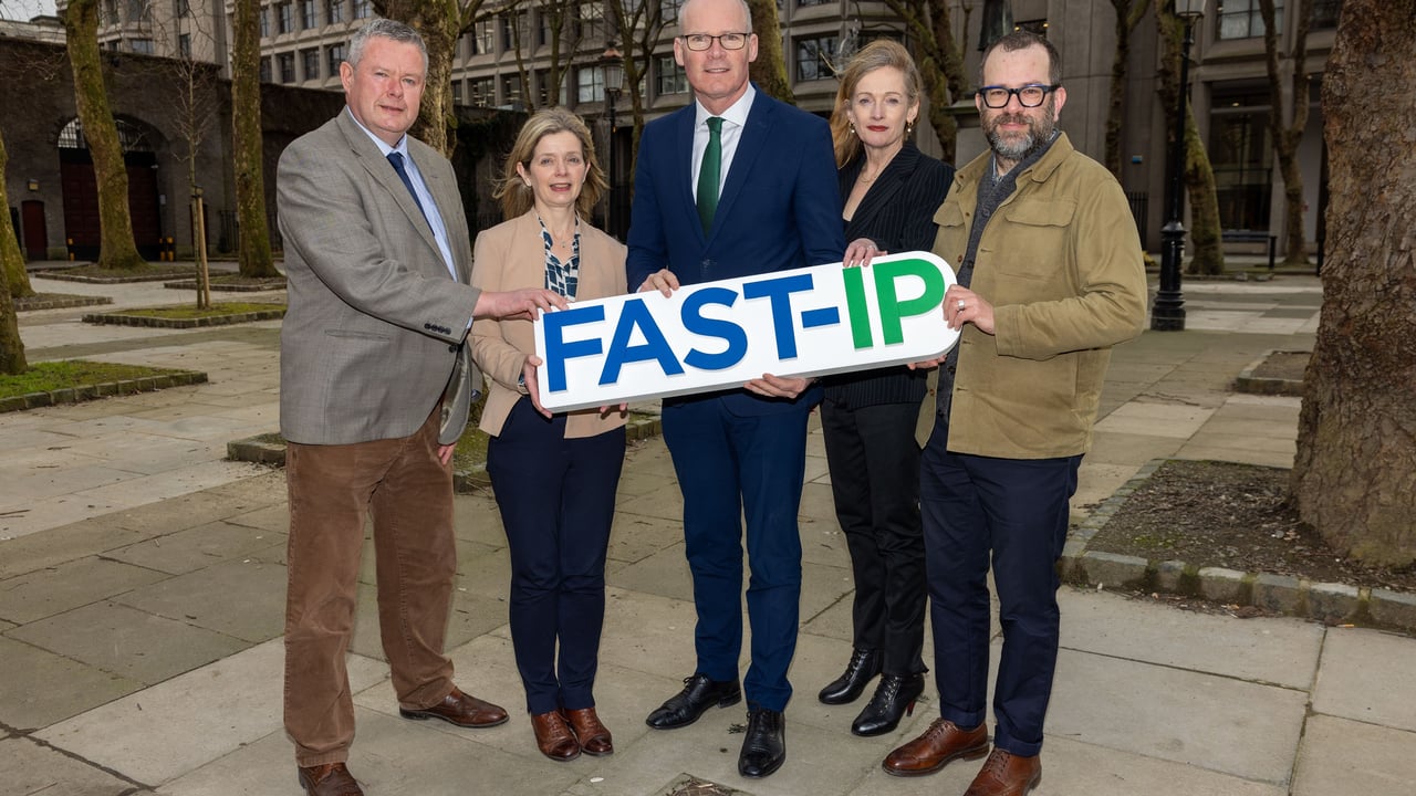 Launch of new food and agri entrepreneurship programme (L-r) are; Gary Ryan,  AgTechUCD Innovation Centre; Dr Siobhán Jordan, Teagasc; Minister Simon Coveney; Marina Donohoe, Enterprise Ireland and Professor Nick Holden, UCD Source: UCD