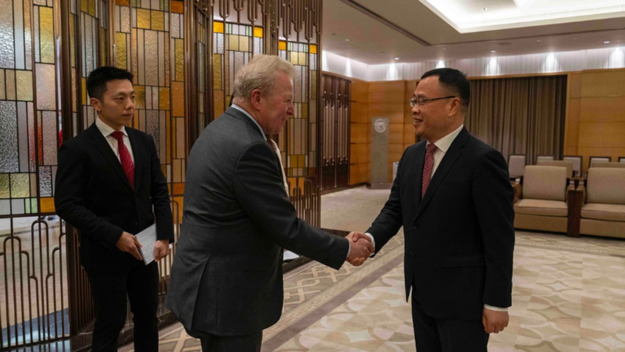 Commissioner Wojciechowski meeting Shanghai's vice Mayor, Chen Yongjian in China. Image source: X, @jwojc
