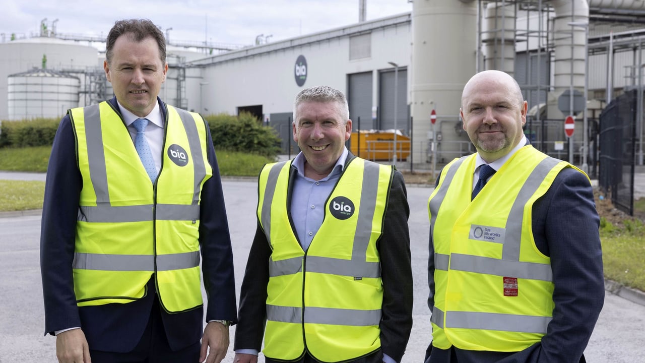 L-r: Minister Charlie McConalogue; Brendan Traynor, Bia Energy; and David Kelly, Gas Networks Ireland