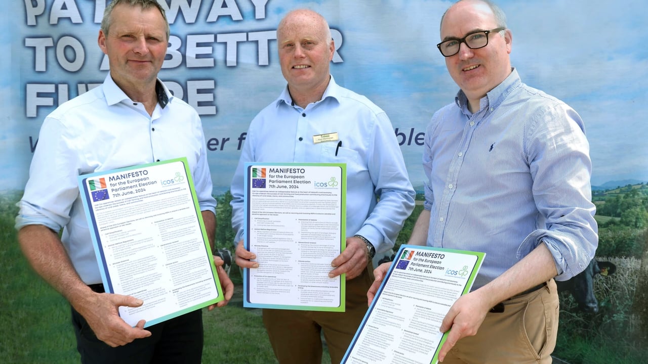 ICOS president Edward Carr (left), with Niall Matthews, Dairy Committee chair and Eamonn Farrell, agri-food policy executive. Image source: Damien Eagers 