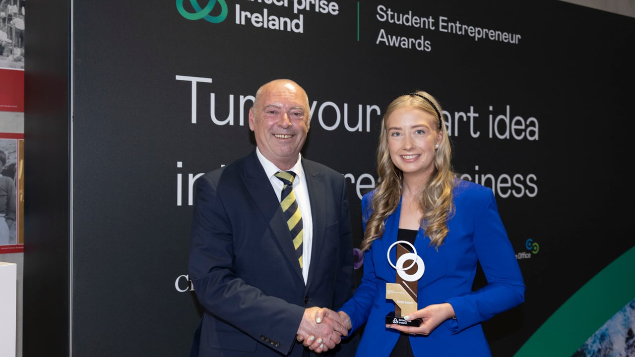 Yvonne Leahy pictured with Manager Local Enterprise Offices Support, Policy & Co-ordination Unit, Enterprise Ireland, Richard Murphy receiving her award