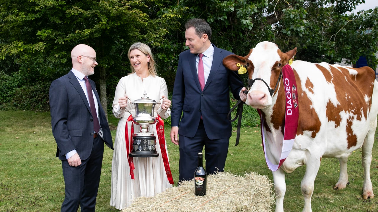L-r: Corporate relations director at Diageo Ireland, Shane Kelly; Chief ingredients officer at Tirlán, Aoife Murphy; and Minister Charlie McConalogue. Image source: Gareth Chaney