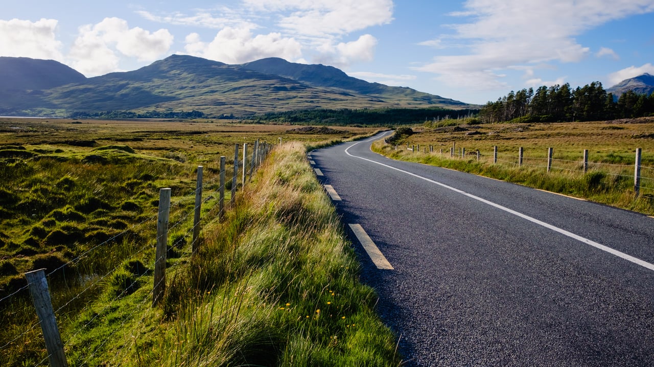 Travelers in search of solitude and nature are enchanted by the Irish roads.