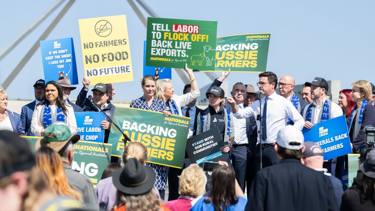 Australian farmers from across the nation gathered at Parliament House to protest against the Labor government's anti-farming agenda. Image source: NFF