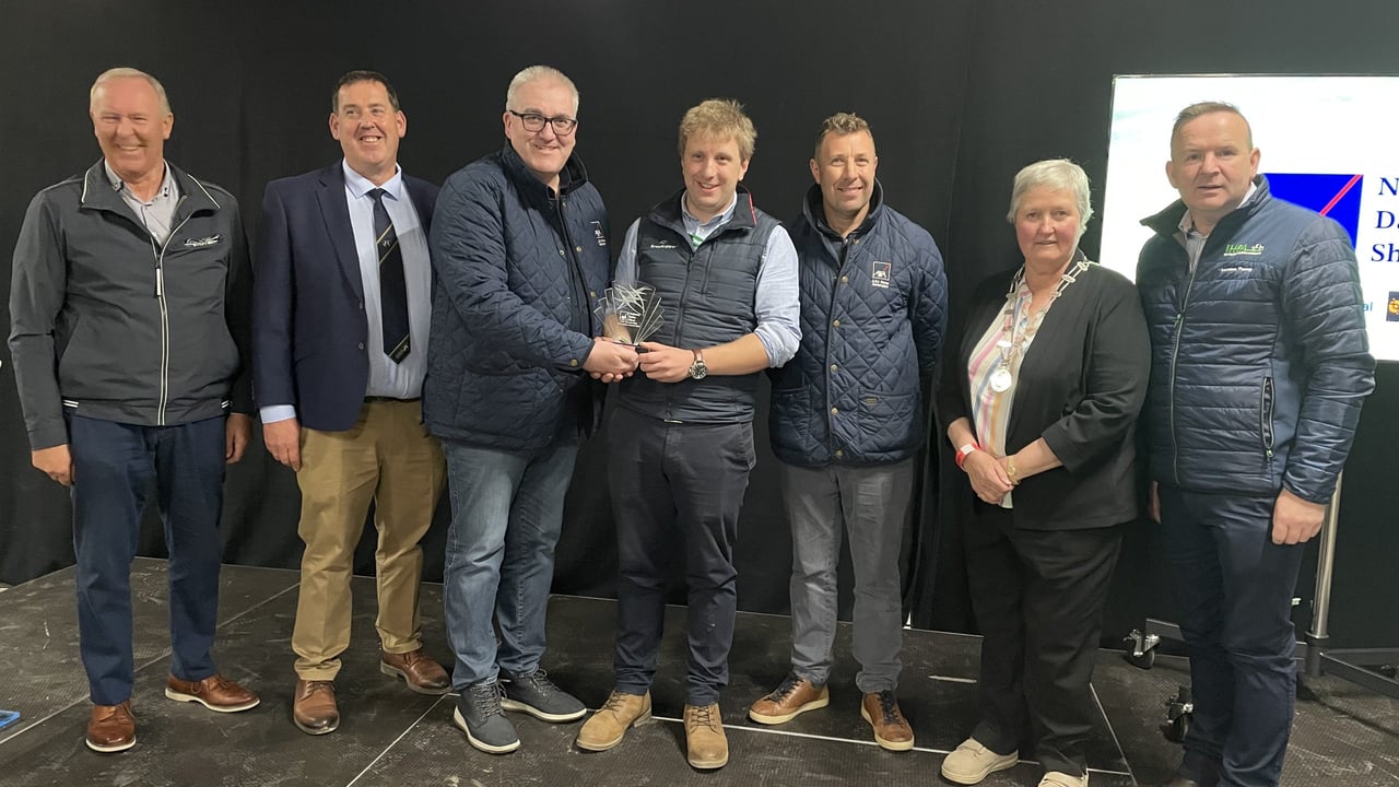 (l-r) Pat Flanagan judge, Denis Kiely National Dairy Show director, Christy Doherty AXA, Diarmuid McSweeney TrueNorth Technologies, Barry Clarke AXA, Ursula Forrest Cork IHFA president, Laurence Feeney IHFA chief executive
