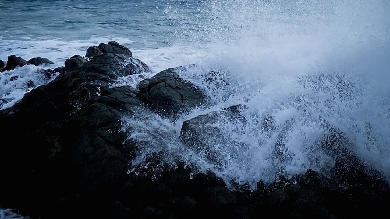 Public advised to stay away from coastal areas during Storm Ashley