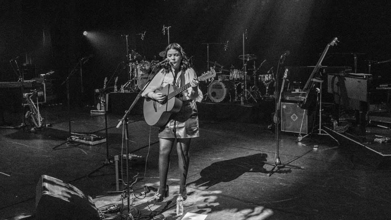 Singer songwriter, Amy Meehan.