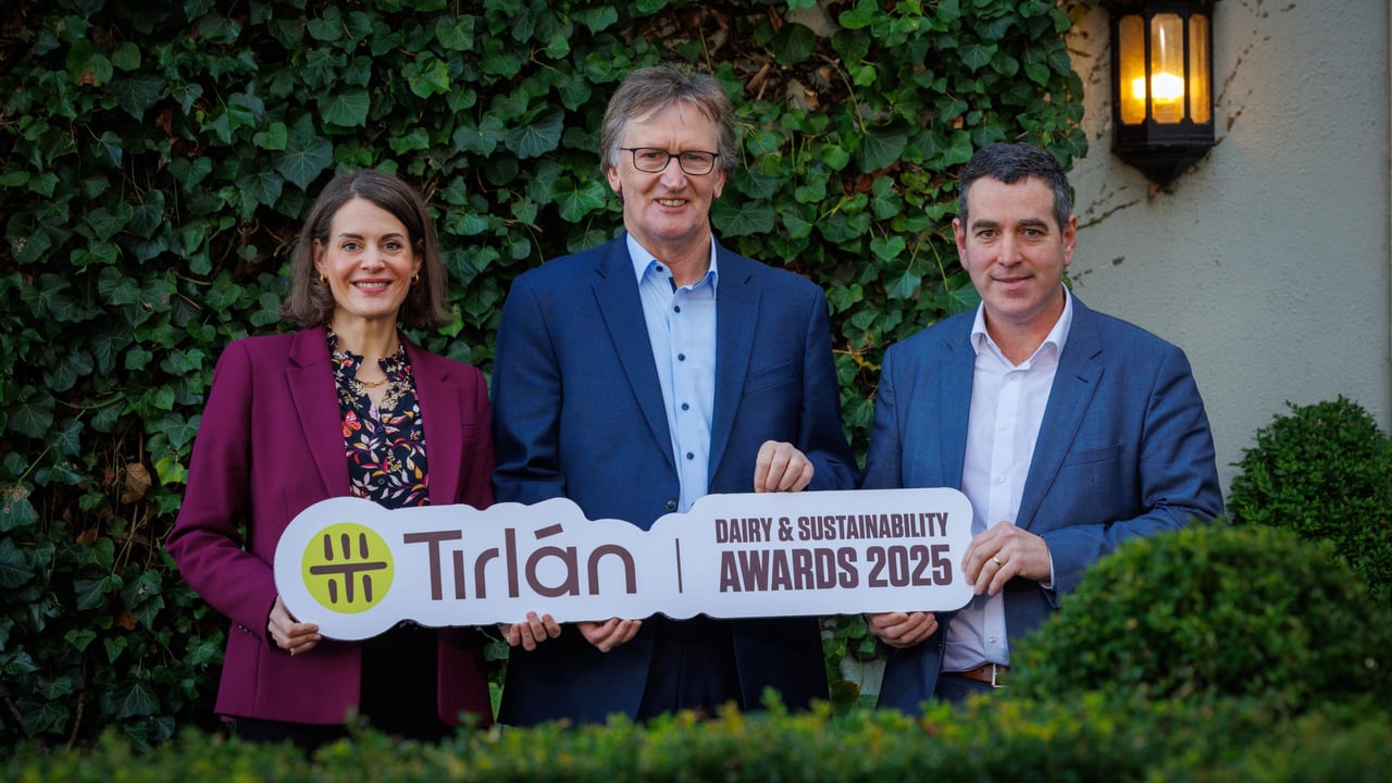  (L-R) Lisa Koep, chief ESG officer, John Murphy, chairperson and Brian Hanafin, Head of Milk Pool and Technical Development with Tirlán Image: Dylan Vaughan