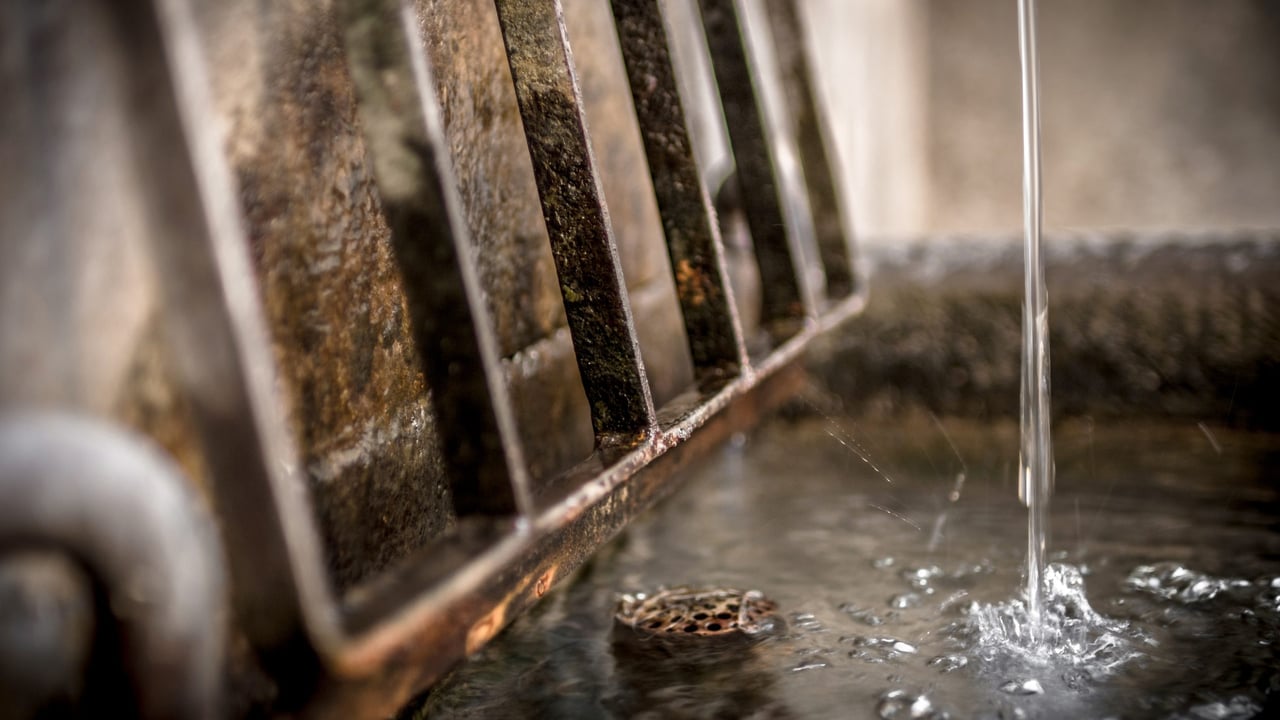 Public urged to report burst water pipes once thaw sets in