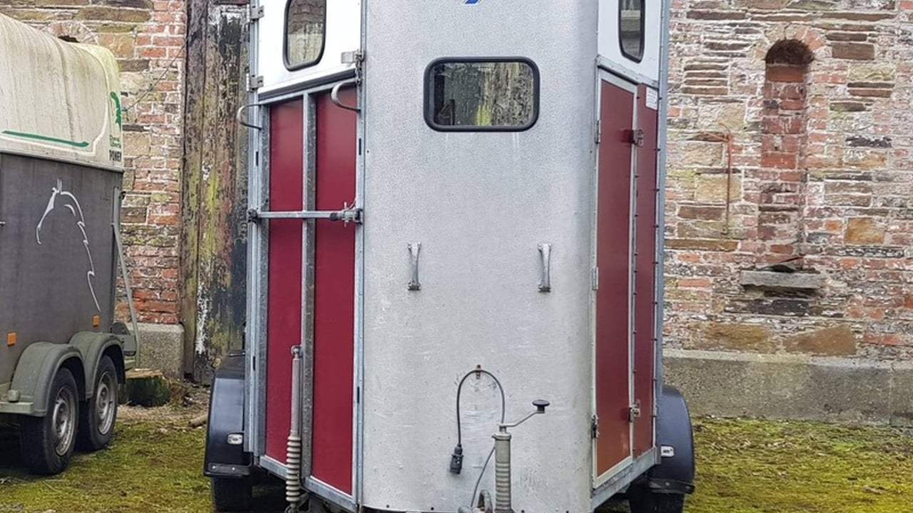 Gardaí investigating theft of horse box in Wexford