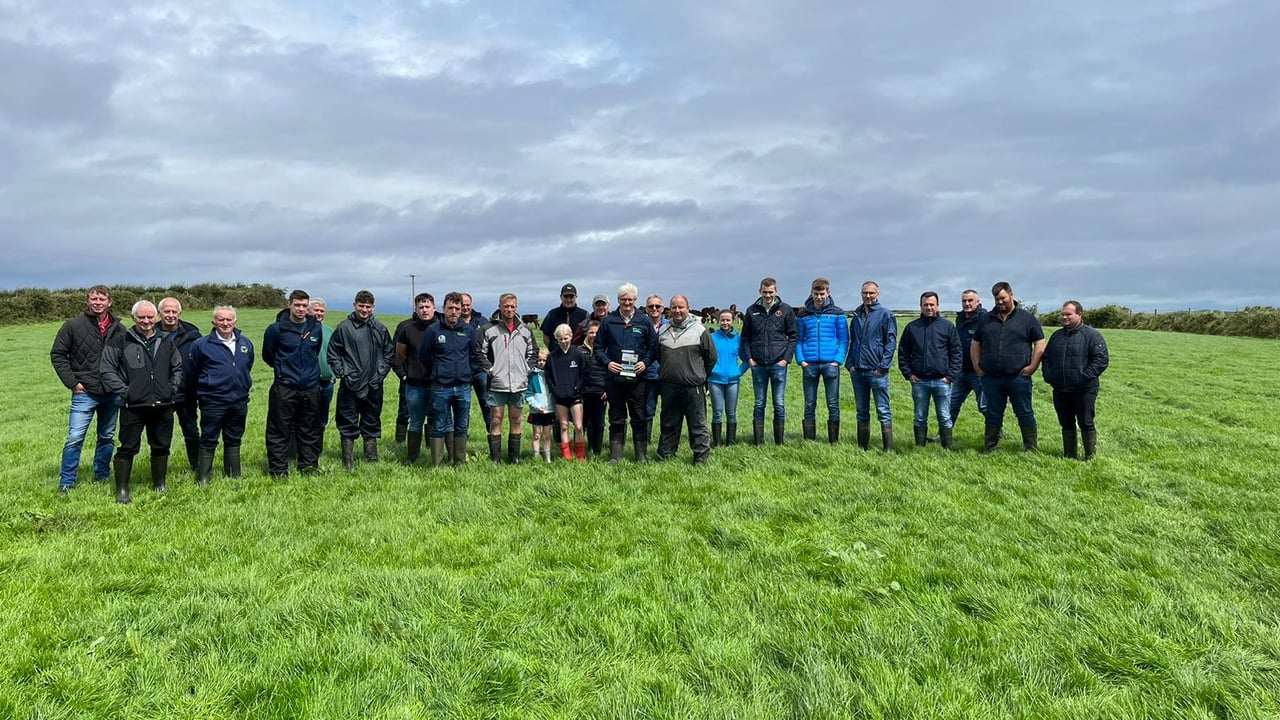 Contract rearing farmers on a visit to a Co. Sligo farm with Teagasc advisor, Tom Coll Source: Teagasc
