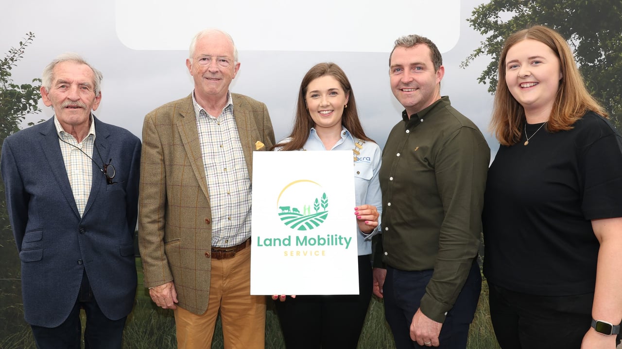 (l-r) Michael McBennett, FBD Trust; Michael Berkery, chair, FBD Trust; Josephine O’Neill, national  president, Macra; Patrick Brady, manager, Land Mobility; chair, Elaine Houlihan, Land Mobility. Source: Macra