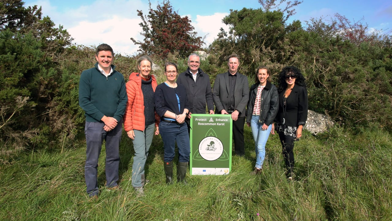 (l-r): Eoghan Finneran, Linda Gilsenan, Nicola Auchmuty, Minister Dara Calleary, Liam Kildea, Kelsey Daly, and Nicola Bowes. Source: Karst Farming Network
