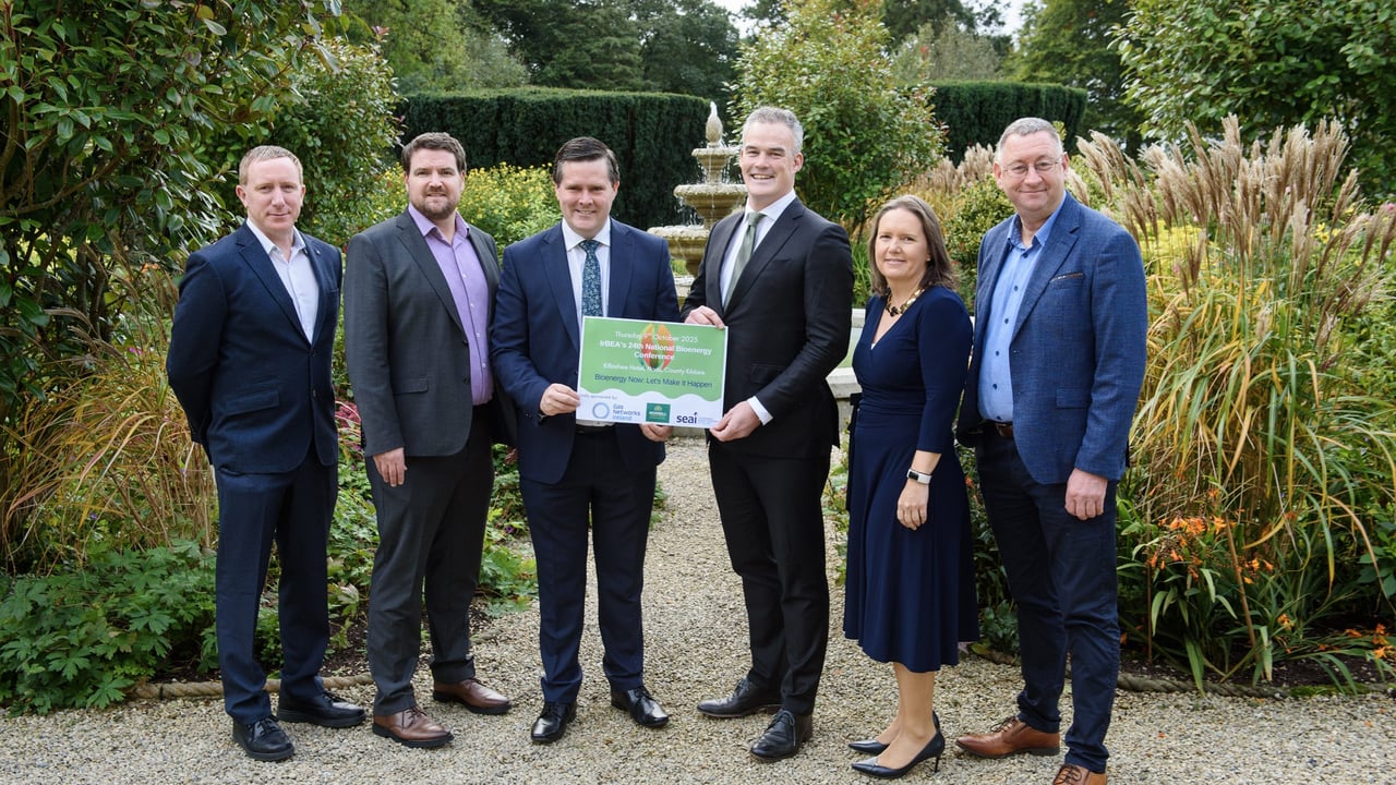 (L-R) Noel Gavigan, IrBEA Technical Executive, Fergus Sharkey, Head of Business Support, SEAI, Sean Finan, CEO IrBEA, Maurice Ryan, IrBEA President, Karen Doyle, Head of Business Development, Gas Networks Ireland & Kenneth Worrall, Managing Director, Worrall Group. Image source: John Reynolds