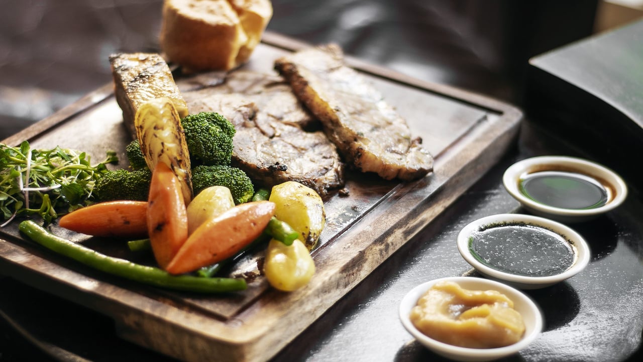 Research: 'Meaty' meals like roast dinners most popular when dining out