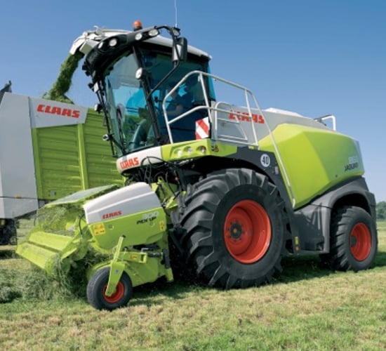 New Jaguar 800 makes working debut at Grassland